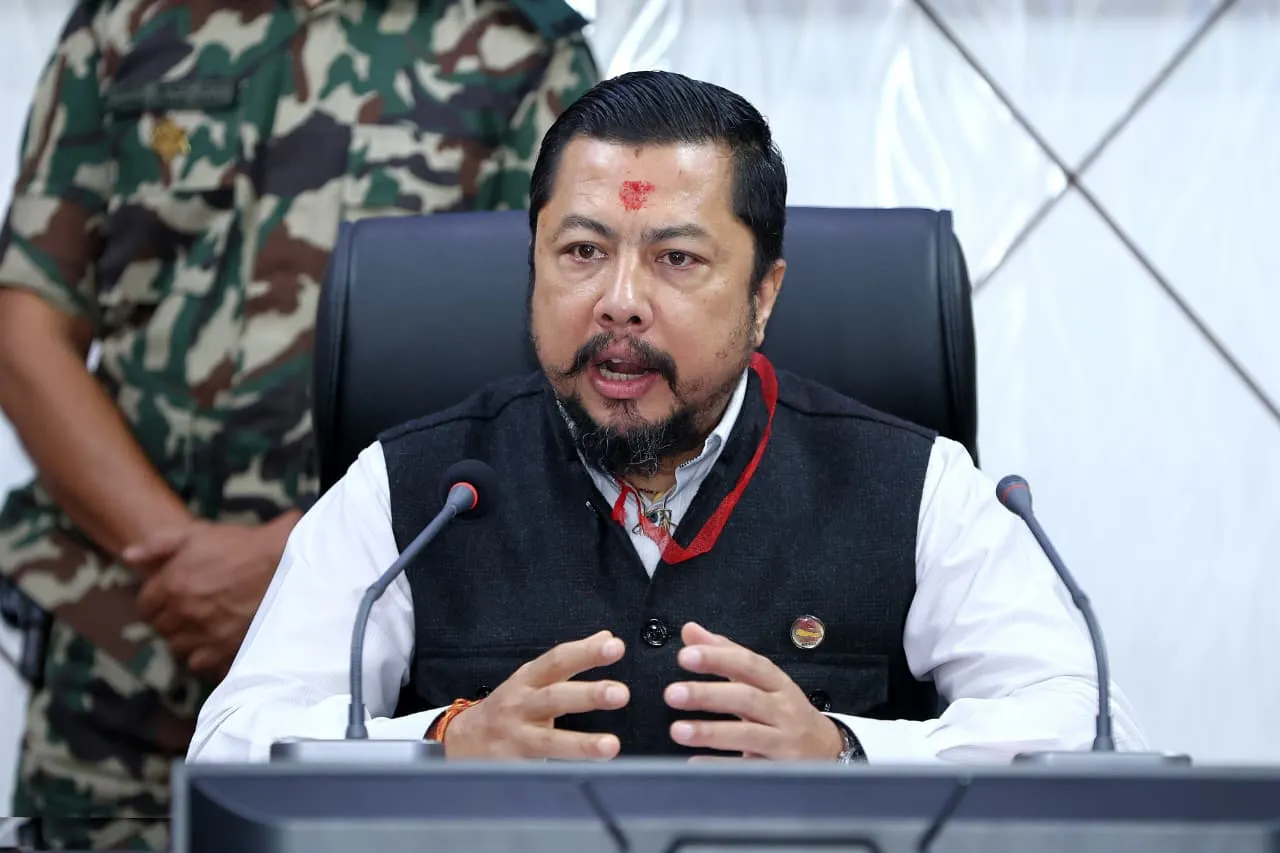 जलविद्युत लाइसेन्सको नियमित अनुगमन गर्न ऊर्जा मन्त्री श्रेष्ठको निर्देशन